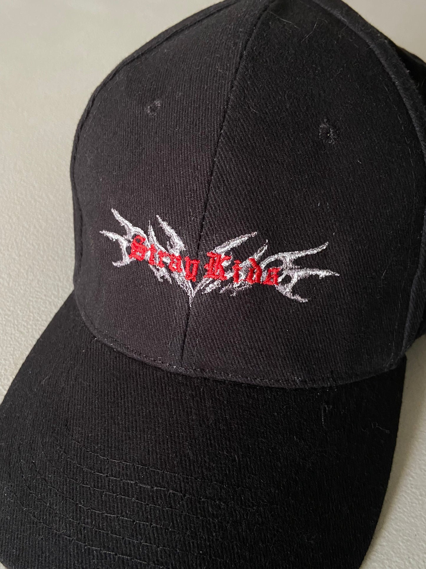 DominATE STRAY KIDS BLACK CAP embroidered