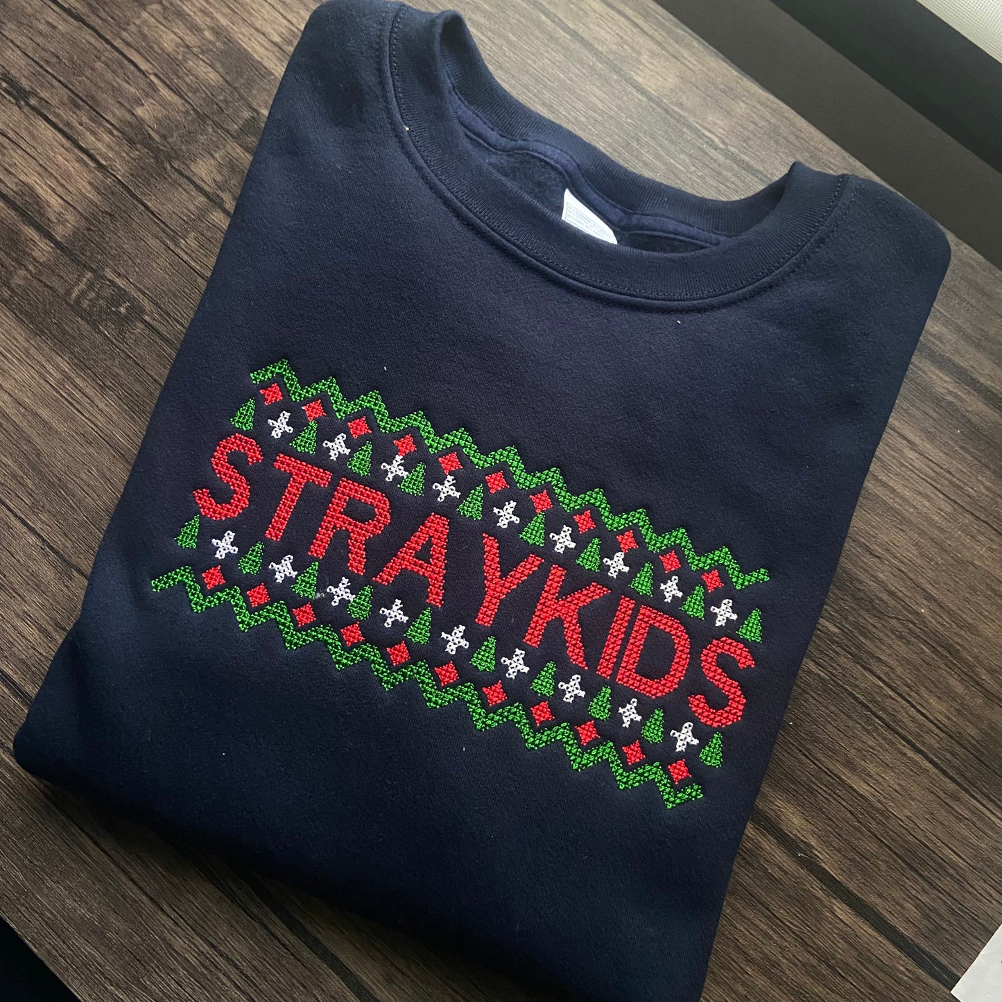 STRAY KIDS CHRISTMAS EDITION EMBROIDERED SWEATSHIRT