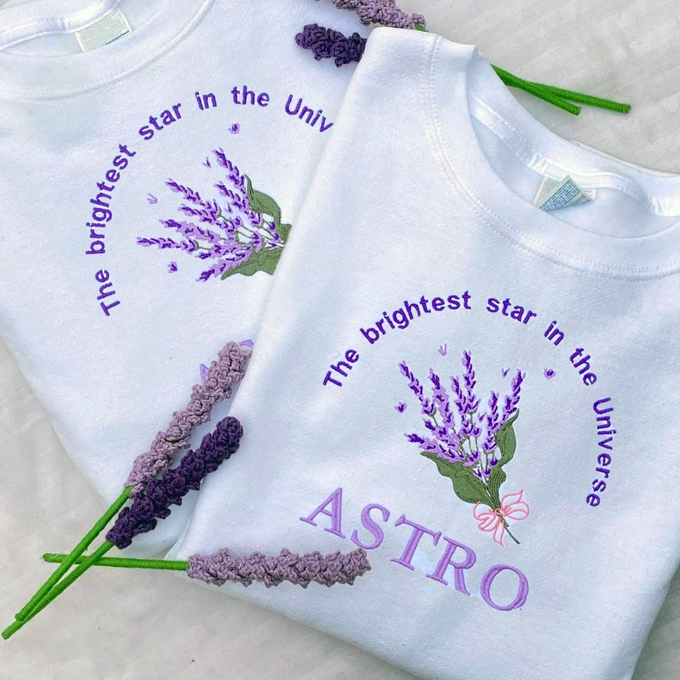 ASTRO LILAC EMBROIDERED SWEATSHIRT